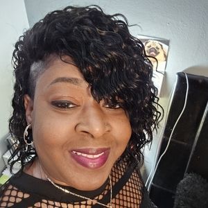 Meet your Posher, Monette
